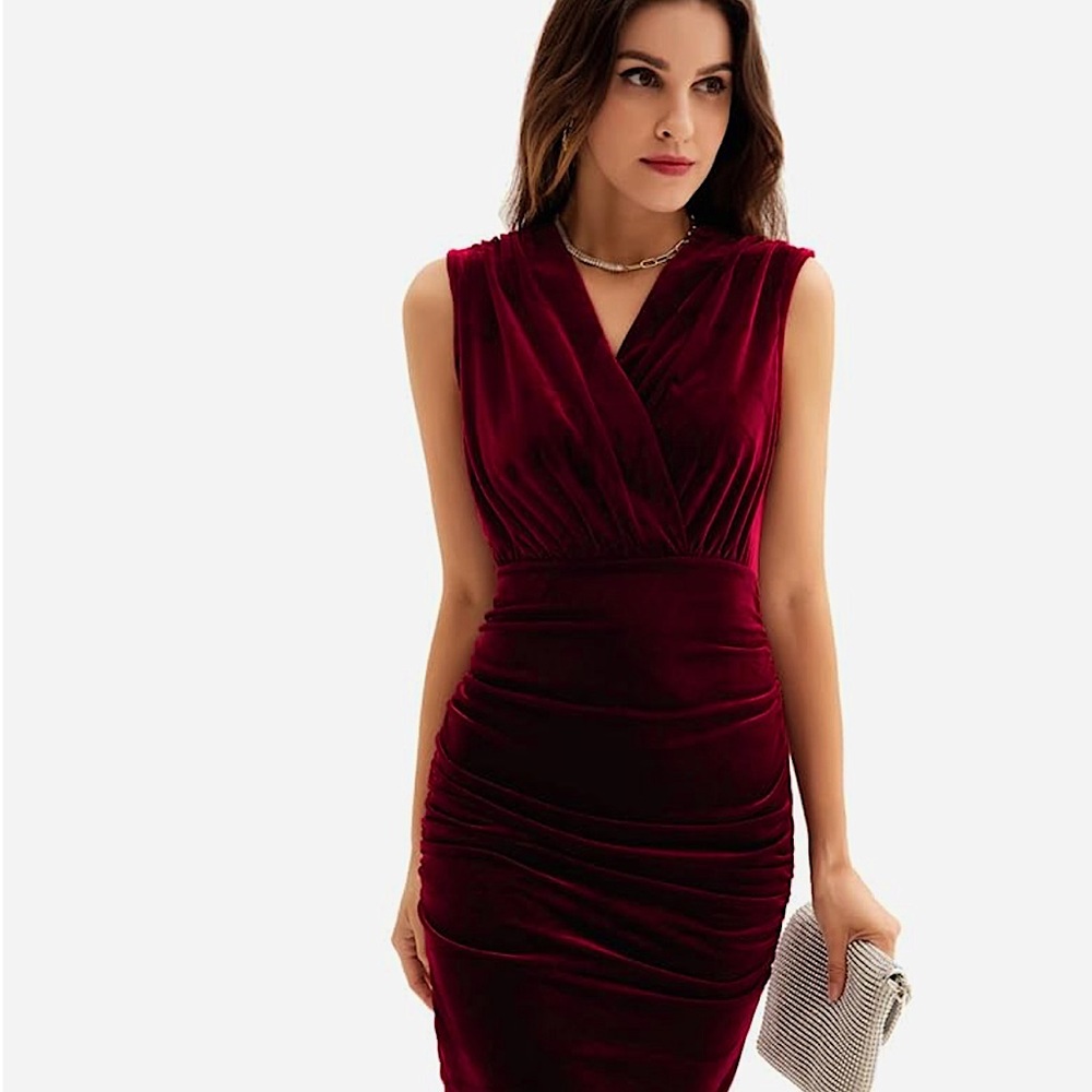 Elegant Burgundy Velvet Dress - Picture 2 of 5